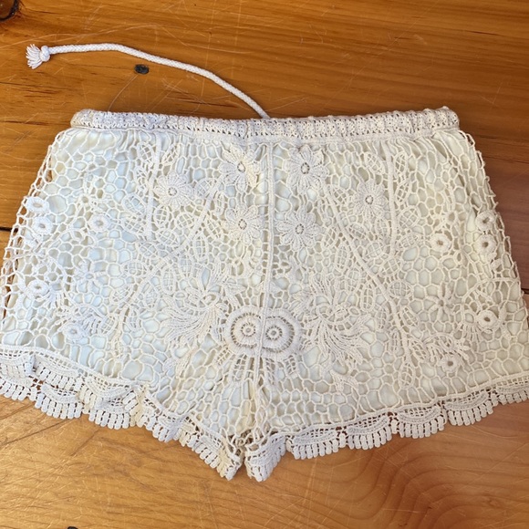 Boho crochet shorts - Picture 3 of 3